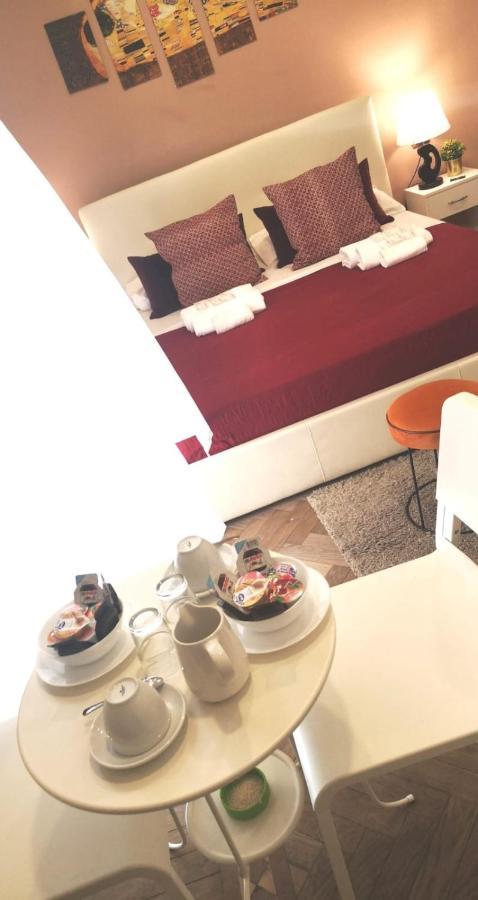 Domus Luigi Leone II Bed and Breakfast Νάπολη Εξωτερικό φωτογραφία