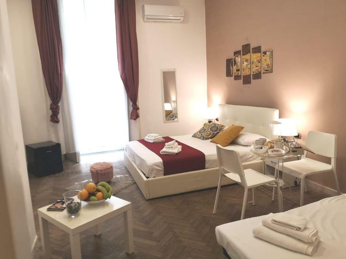 Domus Luigi Leone II Bed and Breakfast Νάπολη Εξωτερικό φωτογραφία