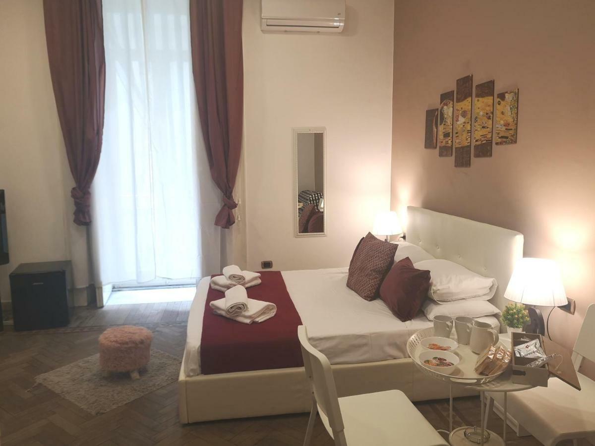 Domus Luigi Leone II Bed and Breakfast Νάπολη Εξωτερικό φωτογραφία