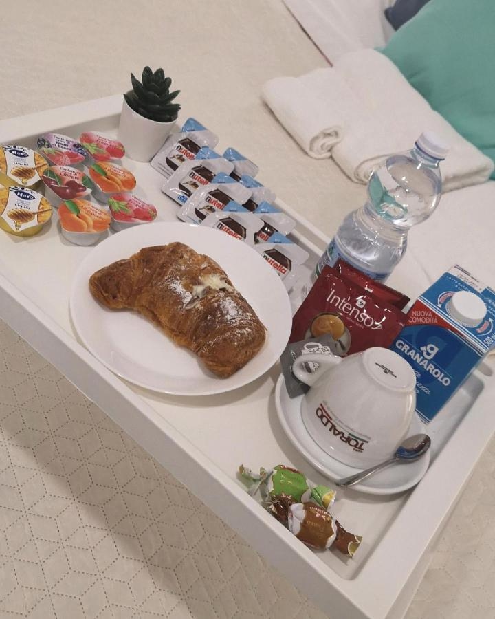 Domus Luigi Leone II Bed and Breakfast Νάπολη Εξωτερικό φωτογραφία